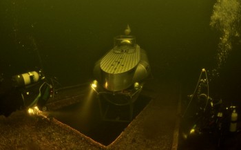 Jaap Jonk - Onderwater met een duikboot in Vinkeveen
