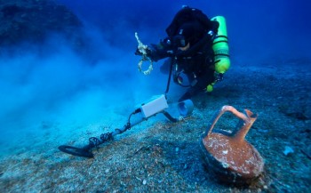 Archeologen brengen Romeins scheepswrak in kaart