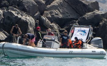 Healthy Seas and Ghost Fishing ruimen groot net bij Santorini op