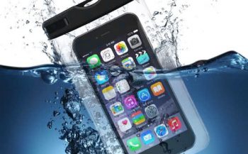 Duikster vindt iPhone in zee dankzij tekstberichtje