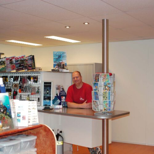 Dive Post winkel nummer 2 aan Katwijkerbroek in Katwijk