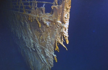 Onderzeeër botst op Titanic