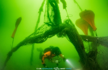 Ghost Fishing-duikers halen spooknetten uit Oostzee