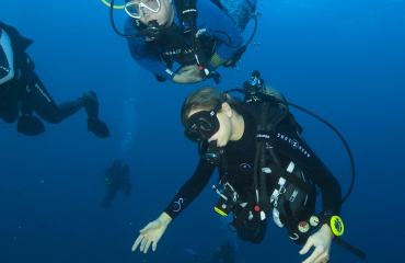 Koning Willem-Alexander en koningin Maxima duiken onder bij Saba