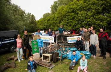 Project Baseline organiseert schoonmaakduik in Nionplas