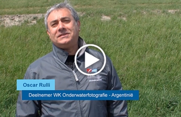 WK in beeld - Oscar Rulli uit Argentinië na zijn eerste duik